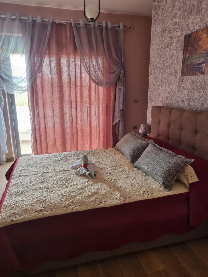 Valentina'S Luxe Apartment Мастіхарі Екстер'єр фото